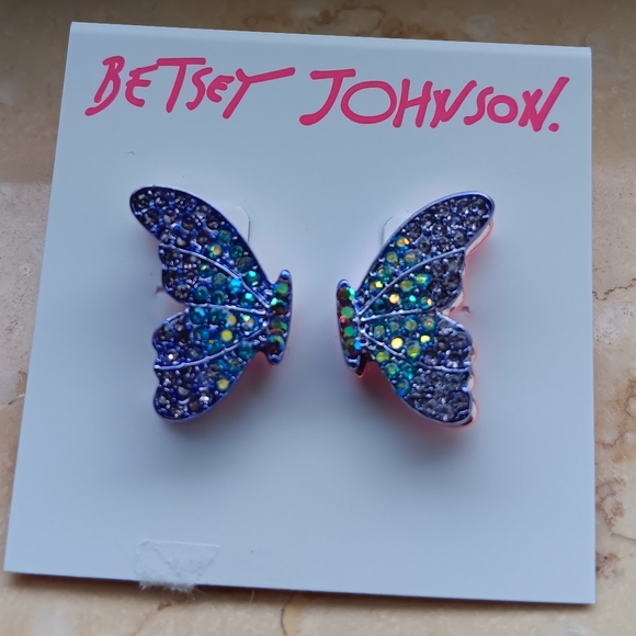 Betsey Johnson Purple Crystal Butterfly 🦋  3D Stud Earrings NWT. - Picture 2 of 7